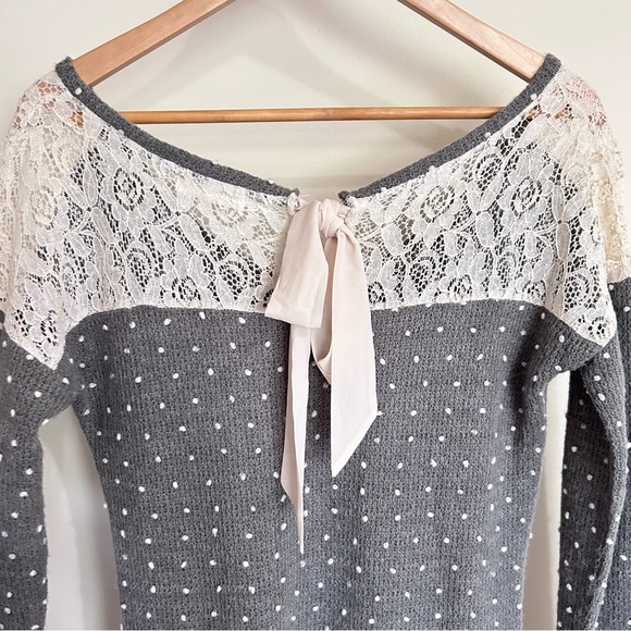 ALTAR'D STATE Grey Polka Dot & Lace Tunic Sweater M - Picture 3 of 7